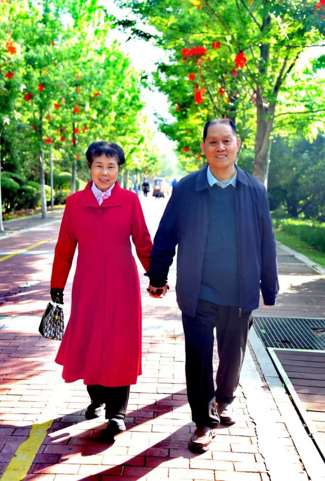 0826052471783519.jpg 8(老年)夫妻恩爱 延年益寿(分离图(2448975)-20240829082514.jpg