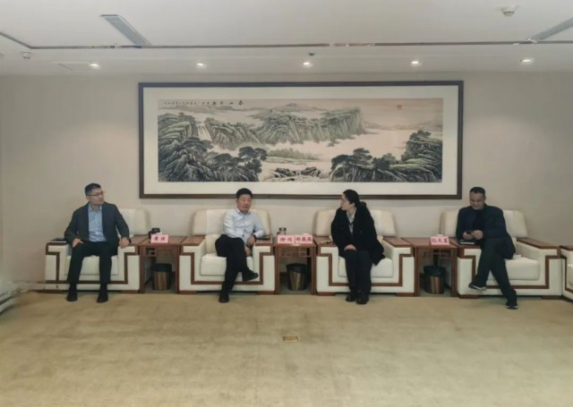 谢闯会见客商.jpg