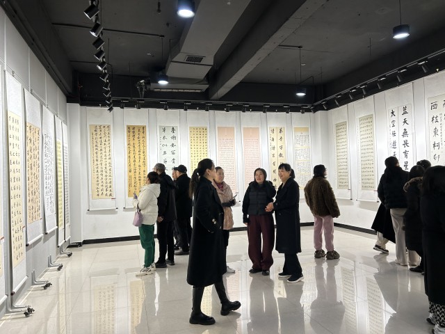 郾城区举办“翰墨润中原”第二届临创书法作品展.jpg