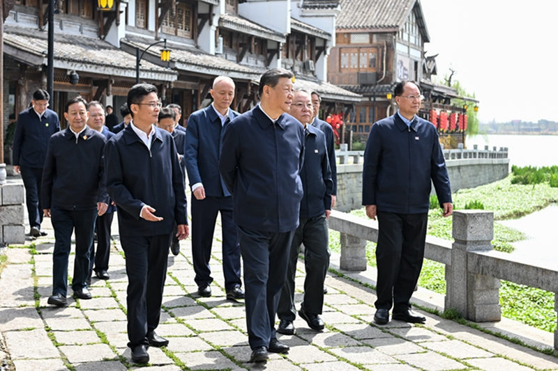 2024年3月19日，習(xí)近平總書(shū)記在湖南常德河街考察。