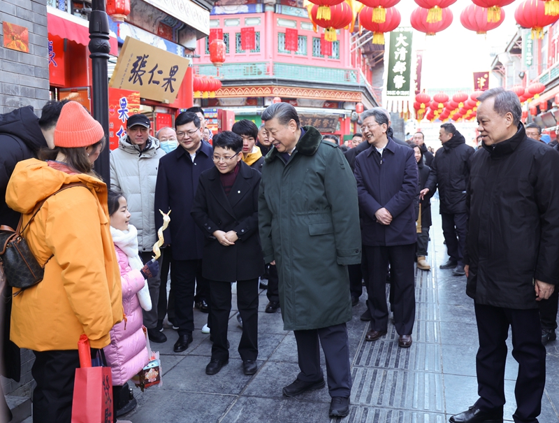 2024年2月1日，習(xí)近平總書(shū)記在天津古文化街考察。