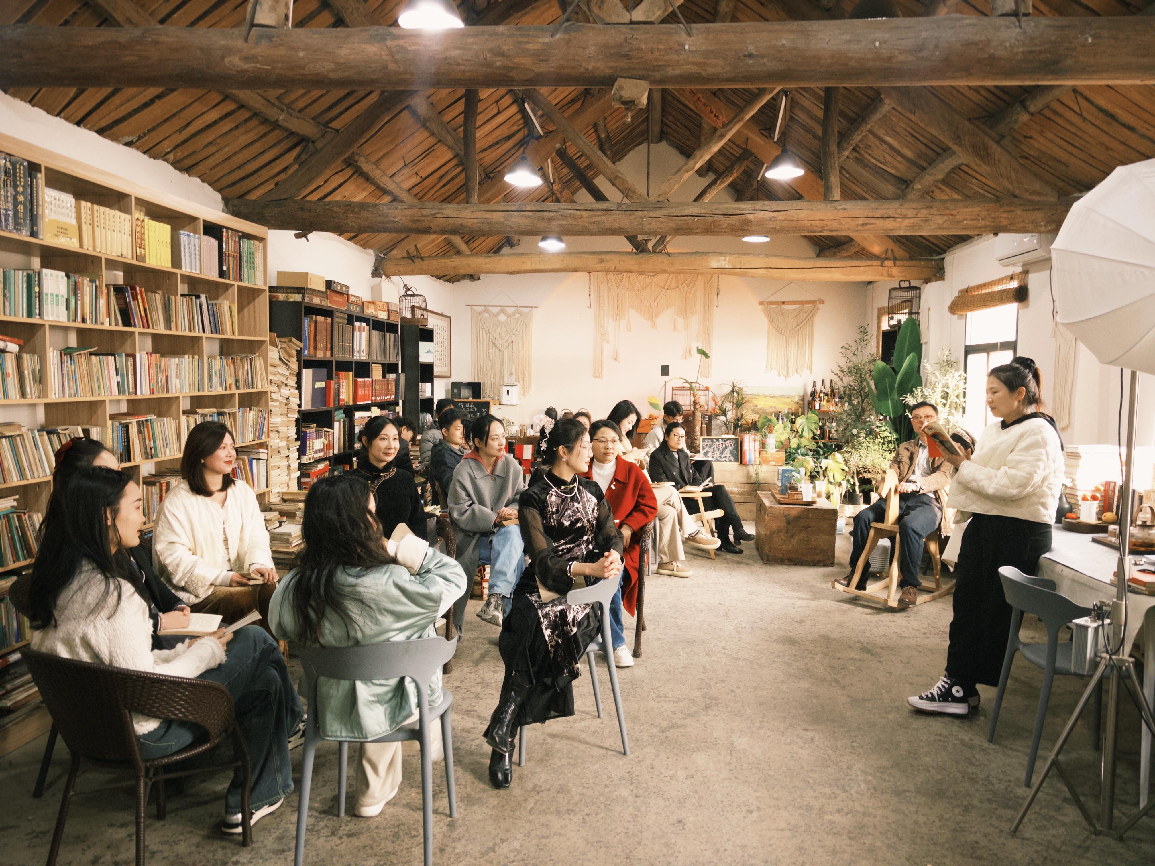 7版（家门口的悦读时光）朝辉书店：远离喧(2717897)-20250424092351.jpg