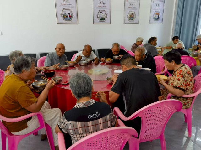 3——1慈善栏目    为留守老人绘就幸(2855833)-20250819091918.jpg