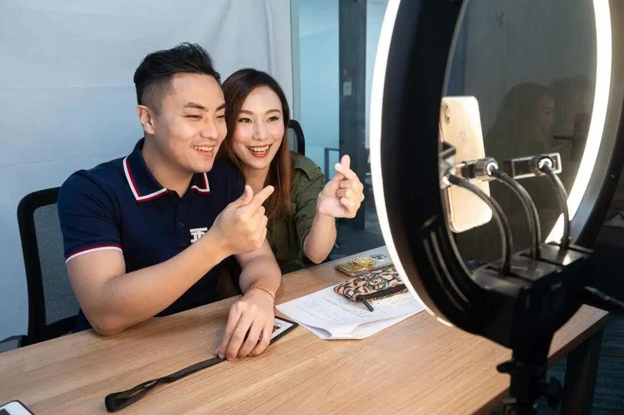 △ 一對在廣州創(chuàng)業(yè)的“港夫廣妻” 。