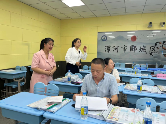 督查促规范标准助提升郾城区龙湖学校迎接区教体局教育教学综合评估