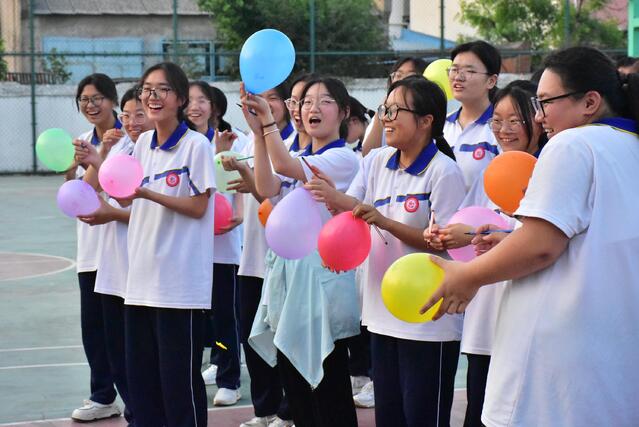 漯河四高 趣味减压迎高考