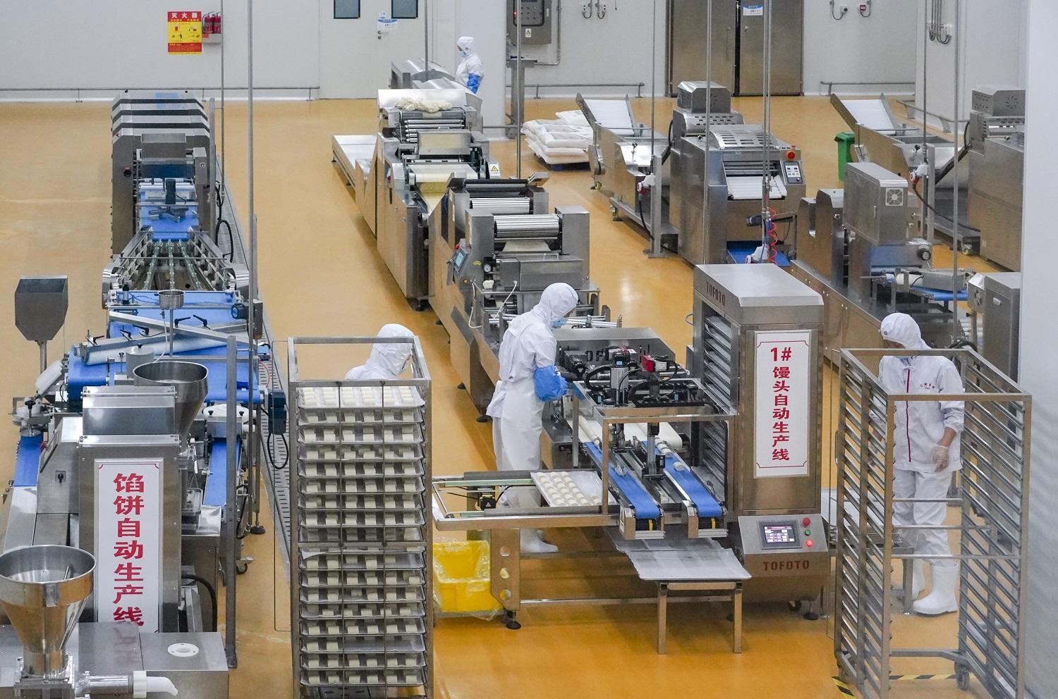 双汇第三工业园面制品加工车间。本报记者 焦海洋 摄.jpg