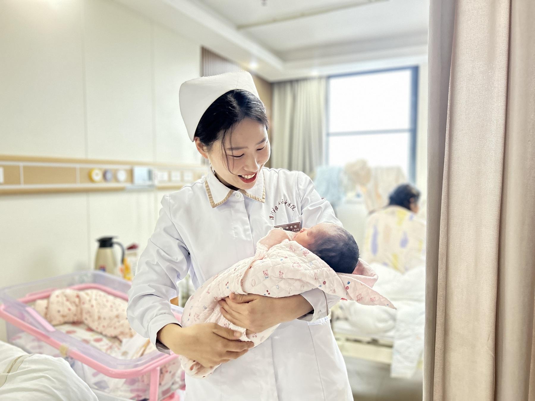 5-----（三八节策划）郑博铭：用爱和(2663635)-20250307090554.jpg