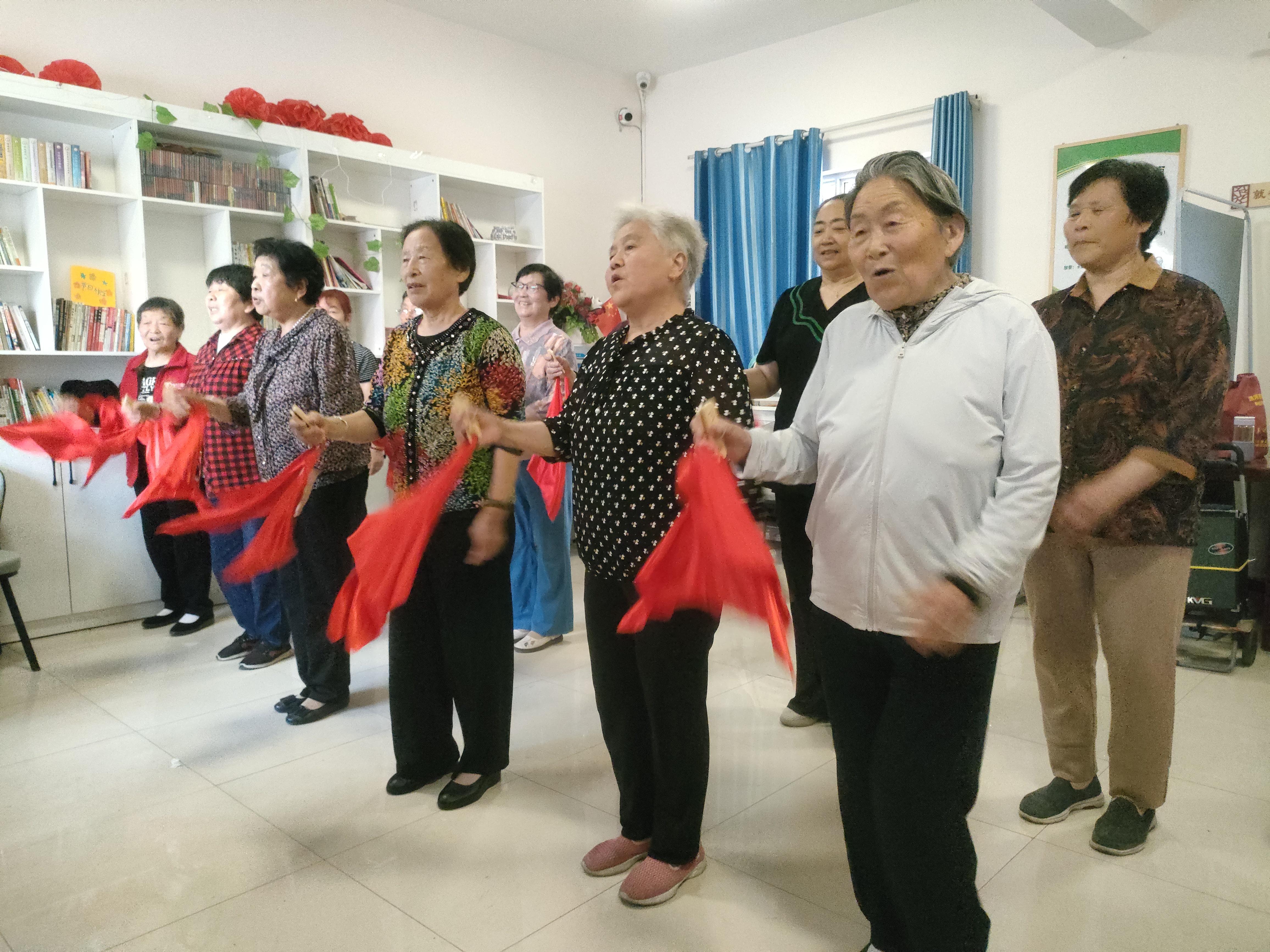 （老年版）老年藝術團奏響夕陽紅(分離圖)(2732810)-20250508090556.jpg