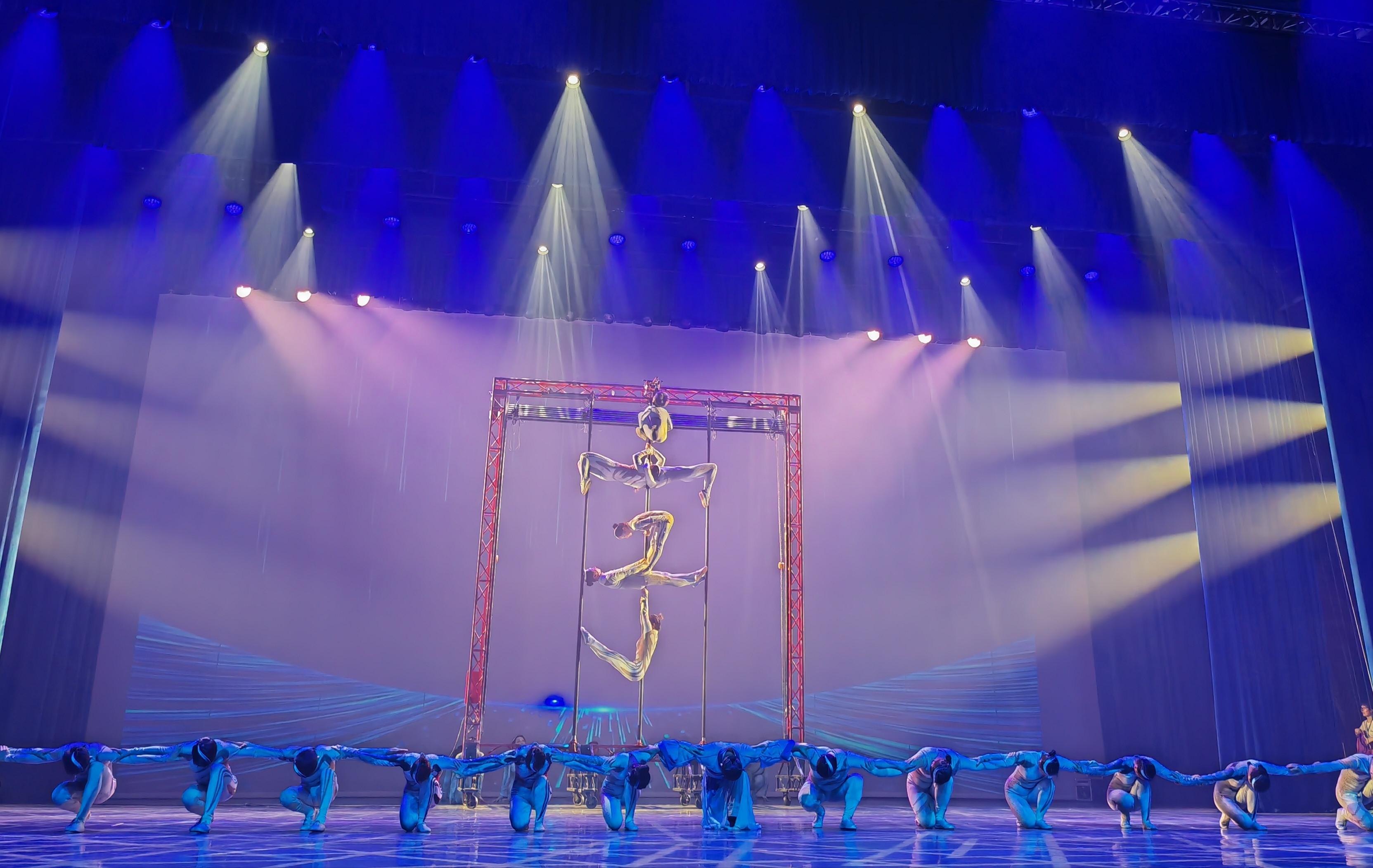 8——（文化）外地演出忙  节目受追捧((2915311)-20251013091927.jpg