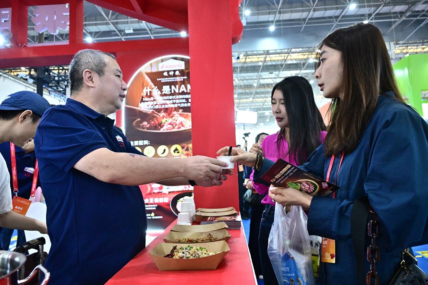 3——泰國風(fēng)味中國產(chǎn) 發(fā)酵肉腸獲追捧 ((3132716)-20260422094809.jpg