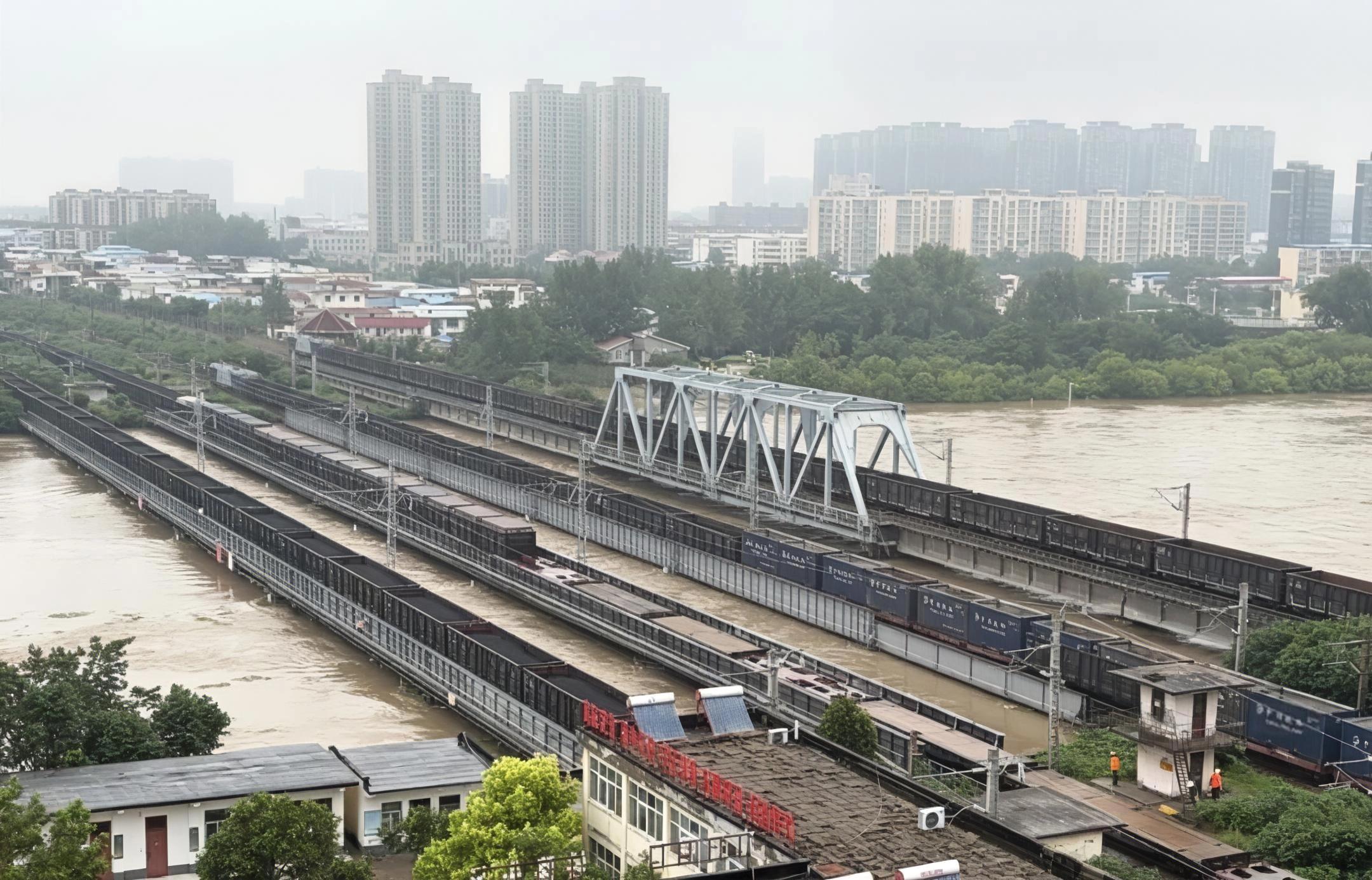 0830437013061314.jpg 4——“重车压梁”确保我市铁路大桥安全过(3253797)-20260817082857.jpg